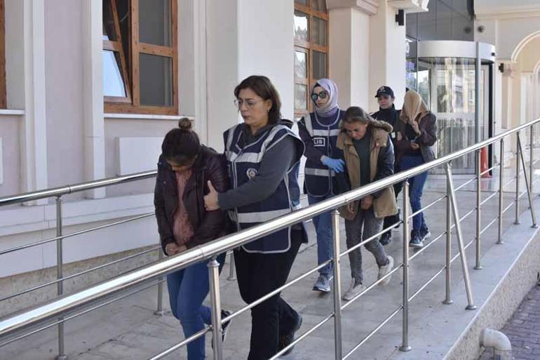 Alzheimer hastası kadının evinden 22 bin TL çaldılar