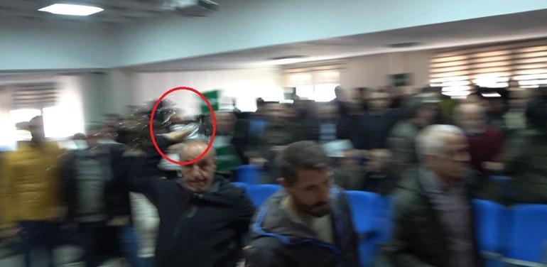 Tunceli Belediyesinin meclis toplantısında katı atık tesisi gerginliği