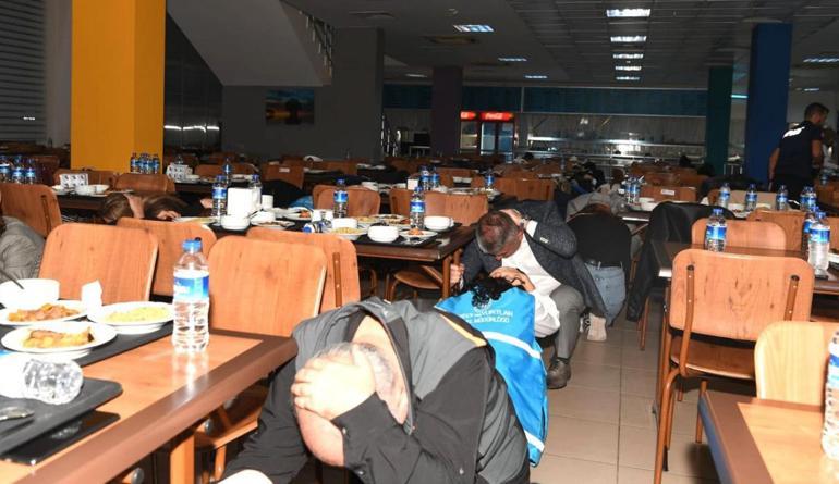 Türkiye ve KKTCde Çök- Kapan- Tutun deprem anı tatbikatı gerçekleştirildi