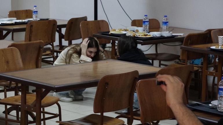 Türkiye ve KKTCde Çök- Kapan- Tutun deprem anı tatbikatı gerçekleştirildi