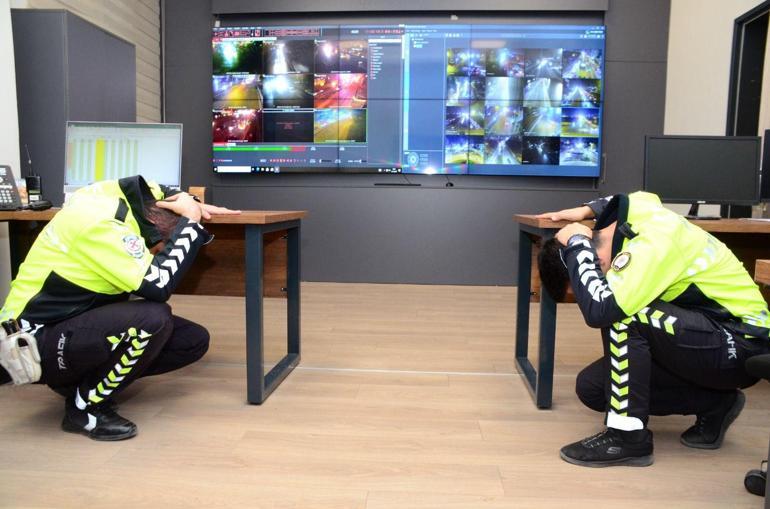 Türkiye ve KKTCde Çök- Kapan- Tutun deprem anı tatbikatı gerçekleştirildi