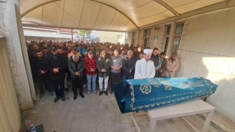 Sakaryada 2 katlı evde yangın; 1i çocuk, 2 ölü, 3 yaralı
