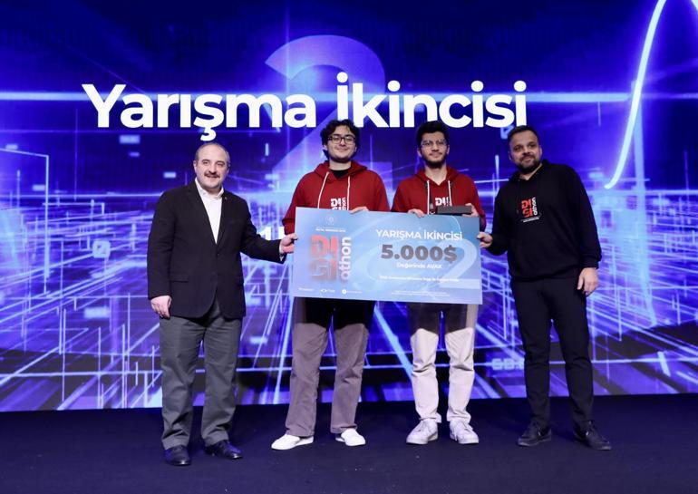 Dijital Türkiye Blokzincir Hackathonu yarışmasında dereceye girenler ödüllendirildi