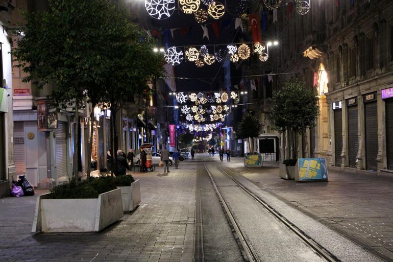 İstiklal Caddesi’nde oturaklar söküldü