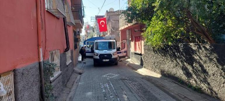 İstiklal Caddesindeki saldırıda kızıyla ölen Yusuf, mağazadaki eşini bekliyormuş