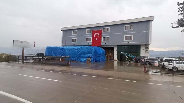 Köpeklerden kaçarken aracın çarptığı temizlik işçisi öldü