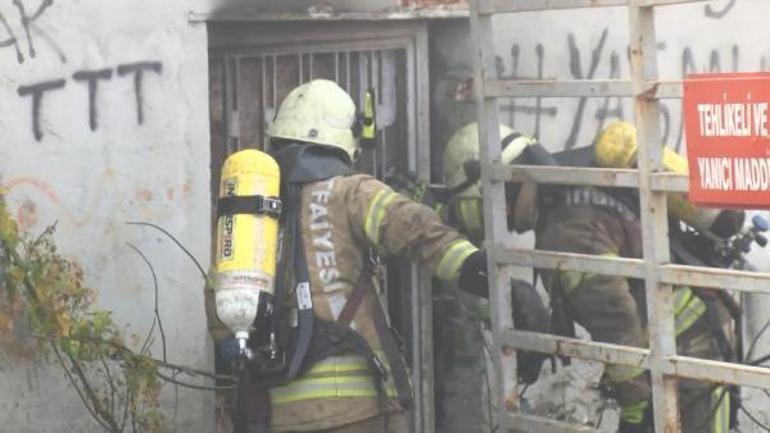 Avcılarda atık deposunda yangın