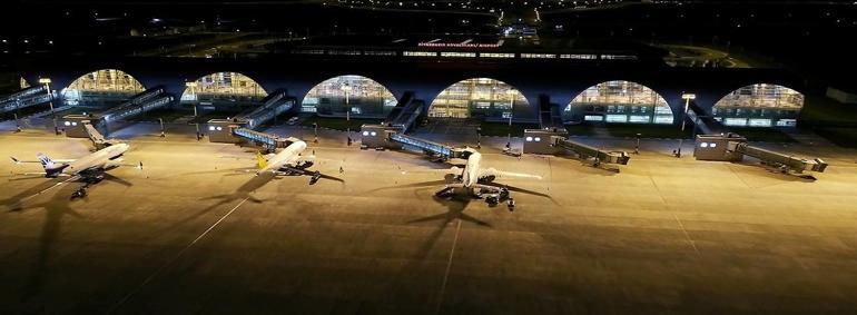 Uçak kalkmadan telefonda kullandığı bomba kelimesi, polisi harekete geçirdi