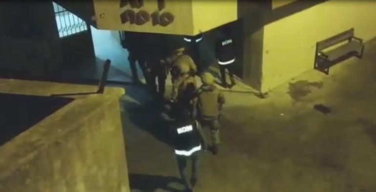 Trabzonda silahlı suç örgütlerine operasyon, polis kamerasında