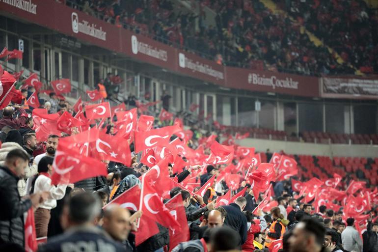 Gaziantepte 21 yıl sonra milli heyecan