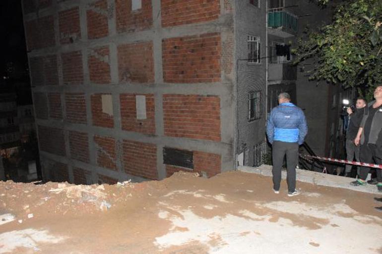 Şişli’de inşaatın istinat duvarı yıkıldı, sokağın yarısı elektriksiz kaldı