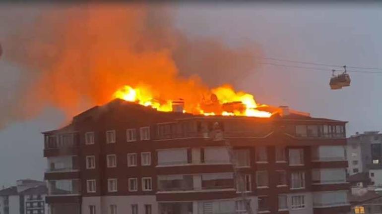 Ankarada 10 katlı binanın çatısında yangın; 8 kişi dumandan etkilendi