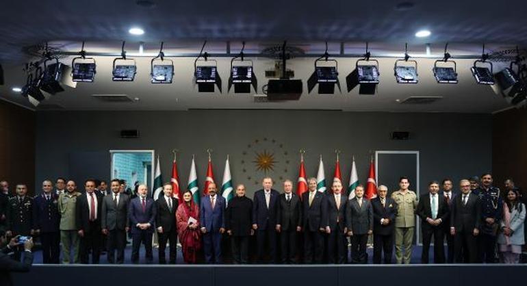 Cumhurbaşkanı Erdoğan Pakistan Başbakanı Şahbaz Şerif ile ortak basın açıklaması yaptı