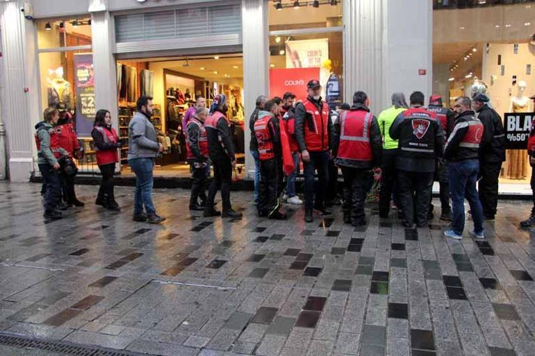 Motosiklet Platformu Üyeleri İstiklal Caddesindeki saldırıda hayatını kaybedenleri andı