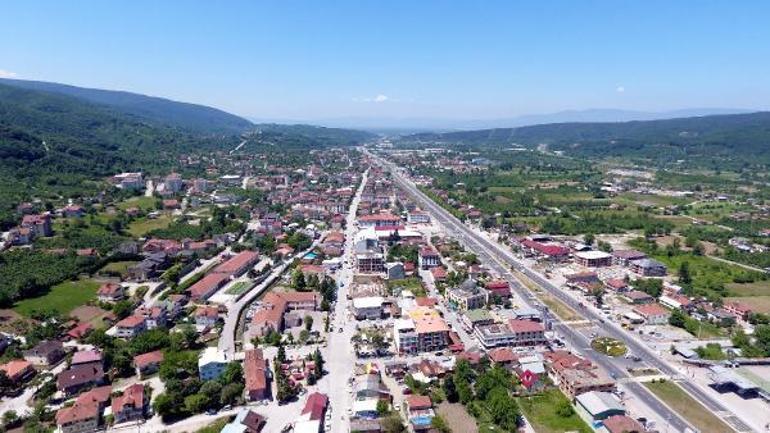 Düzce depreminde hasar gören Sarıdere Camisi yıkılıyor