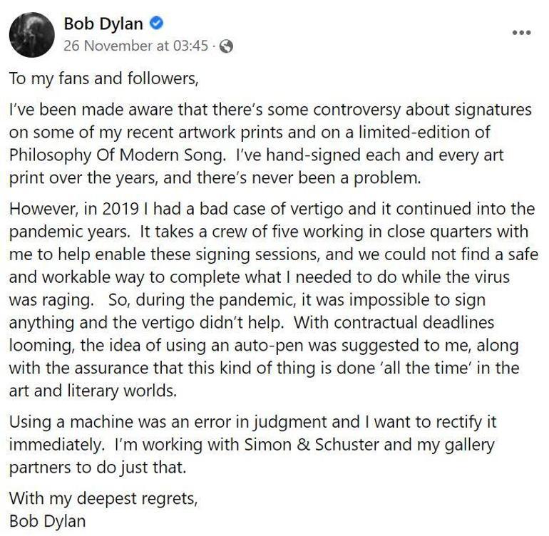 Bob Dylan 599 dolarlık kitaplarını ‘otomatik kalemle’ imzaladığı için özür diledi