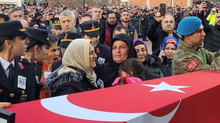 Şehit Piyade Sözleşmeli Er Ünal, son yolculuğuna uğurlandı