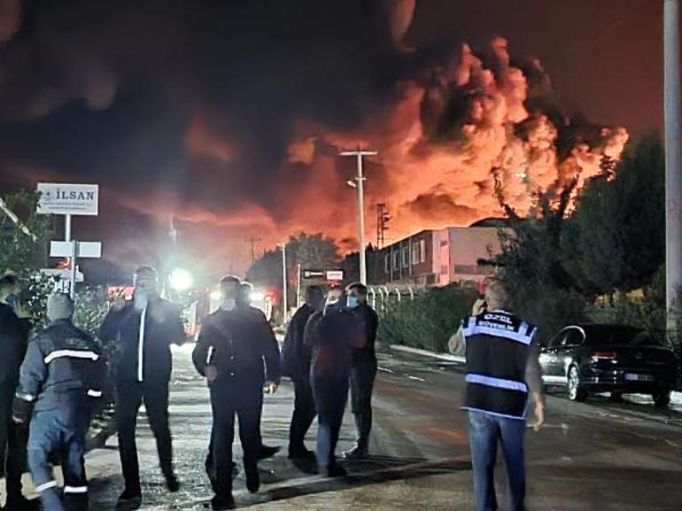 Adanada kimya fabrikasında çıkan yangın kontrol altına alındı