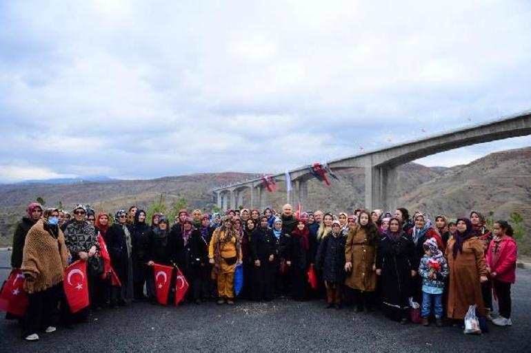 Bakan Karaismailoğlu: 55 günde 12 büyük projeyi açtık