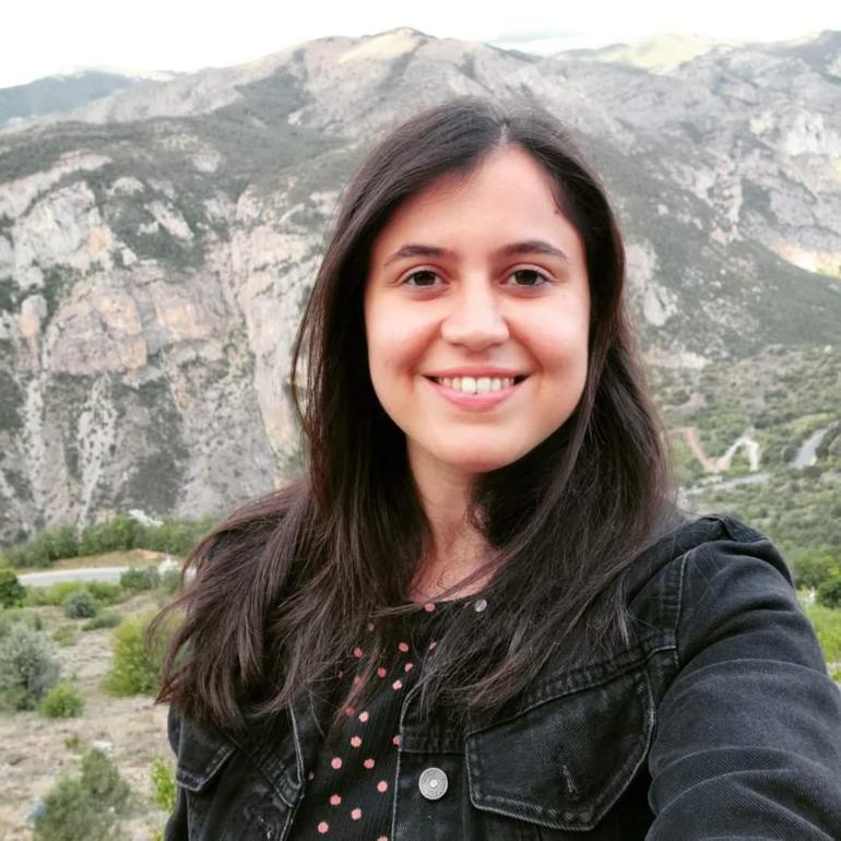 Randevusuz muayene etmeyen doktoru yumrukladı; o anlar kamerada