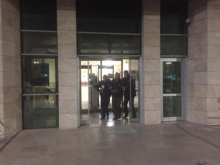 Randevusuz muayene etmeyen doktoru yumrukladı; o anlar kamerada