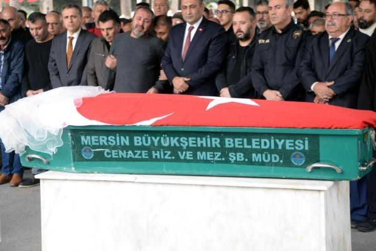 Sınıf arkadaşının öldürdüğü 12 yaşındaki Fatmanisa, son yolculuğuna uğurlandı