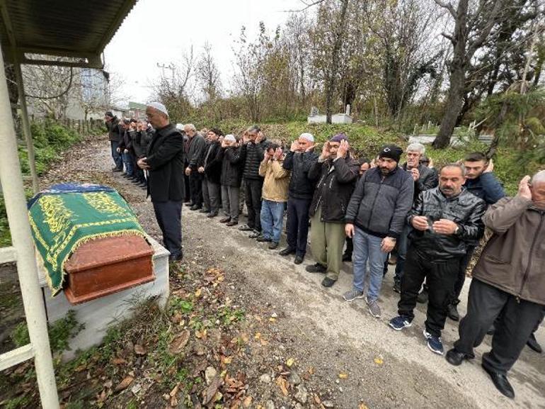 Eşi, Vasfiyeyi çocuğunun gözü önünde 20 bıçak darbesiyle öldürdü