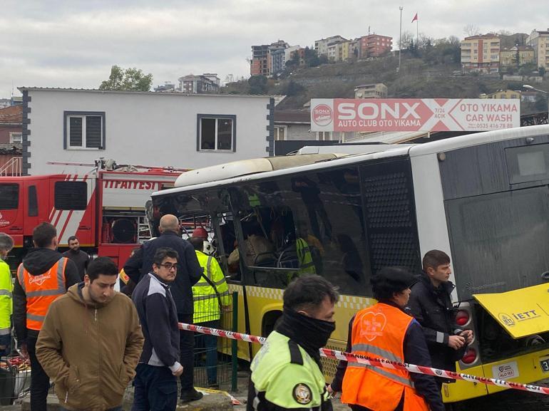 Eyüpsultanda tramvay ile otobüs çarpıştı: 33 yaralı