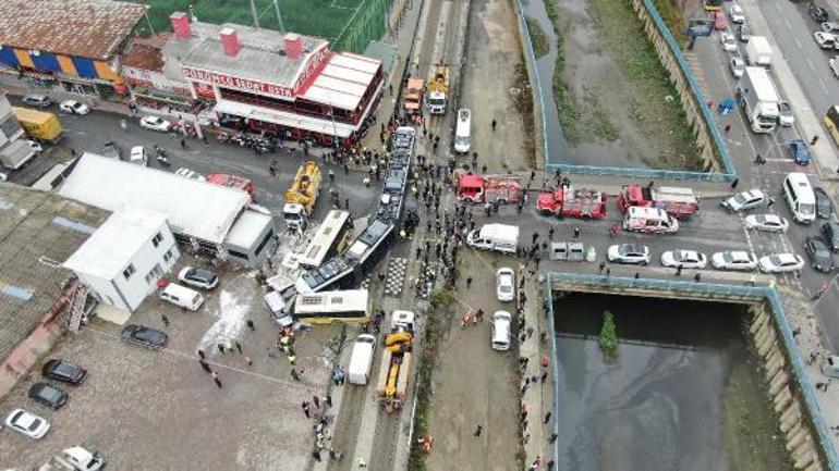 Eyüpsultanda tramvay ile otobüs çarpıştı: 33 yaralı