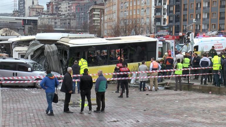 Eyüpsultanda tramvay ile otobüs çarpıştı: 33 yaralı