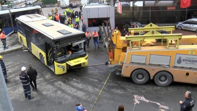 Eyüpsultanda tramvay ile otobüs çarpıştı: 33 yaralı