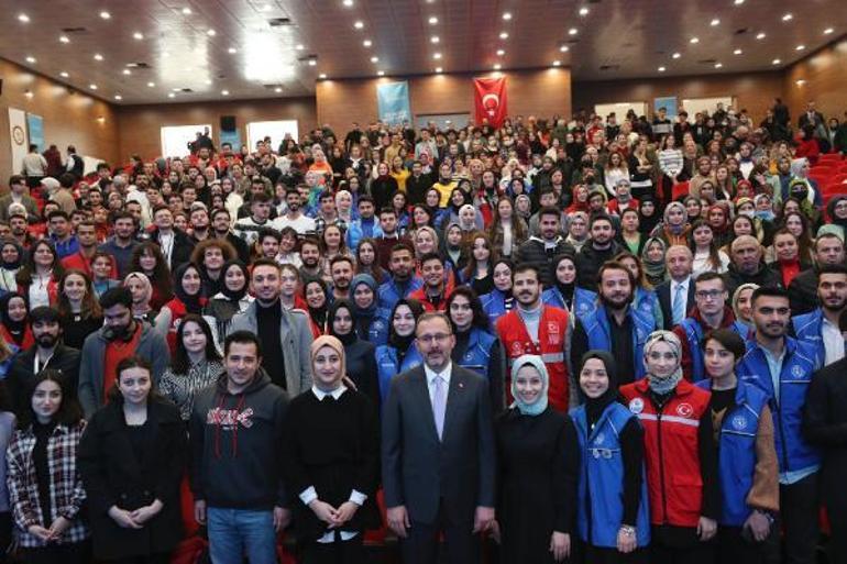 Bakan Kasapoğlu, Ankarada gençlerle buluştu