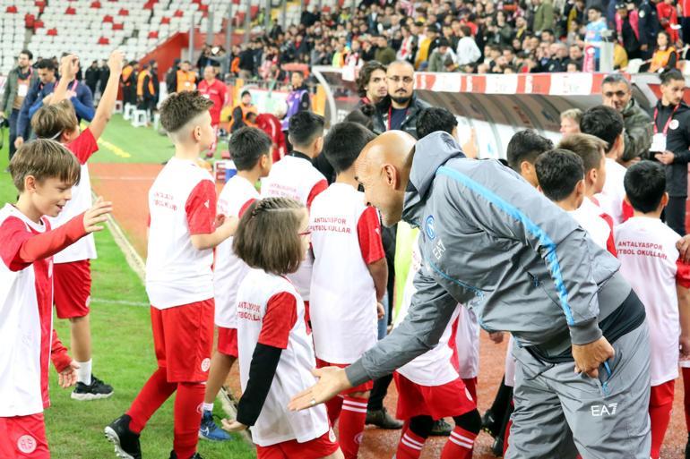Antalyaspor, hazırlık maçında Napoliye 3-2 kaybetti