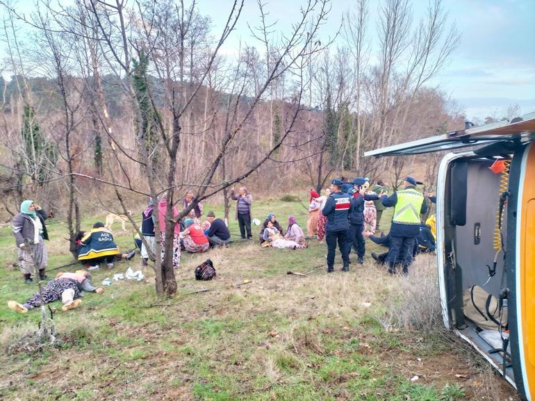 İşçileri taşıyan minibüs devrildi; uzman er öldü, 9 yaralı
