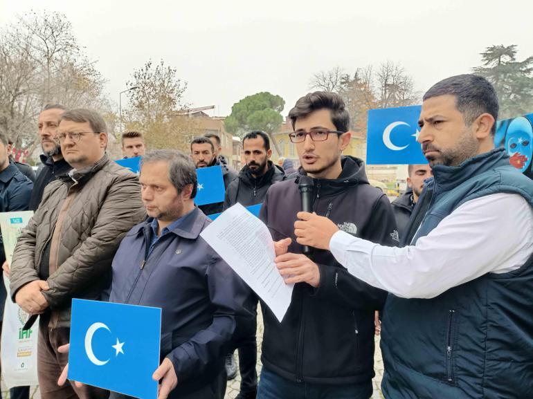 Edirnede, cuma namazı çıkışı Çin protestosu