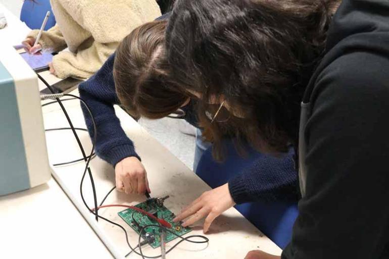 Mühendislik fakültelerindeki kız öğrenci sayısında artış