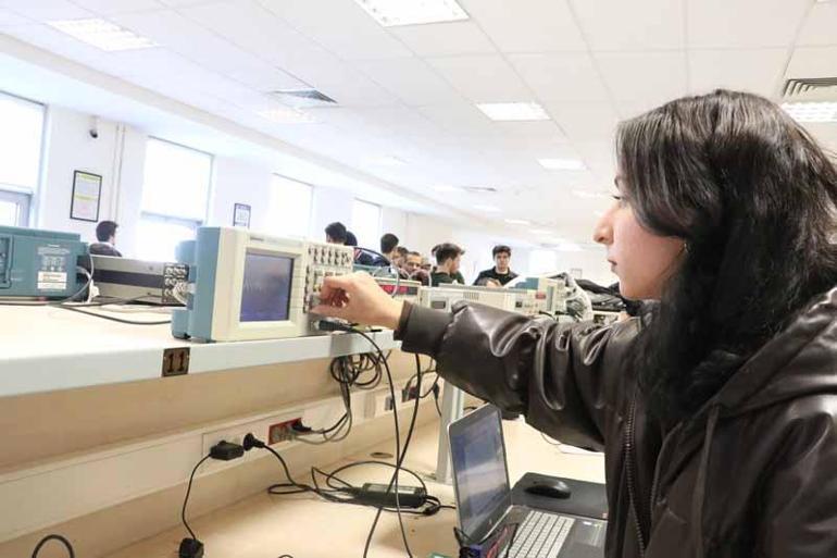 Mühendislik fakültelerindeki kız öğrenci sayısında artış