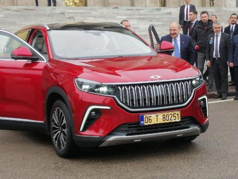 Bakan Varank, Meclise Togg ile geldi