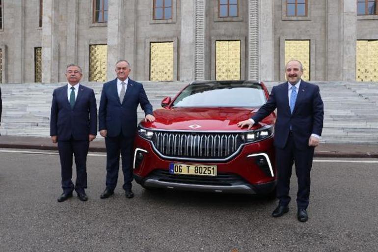 Bakan Varank, Meclise Togg ile geldi