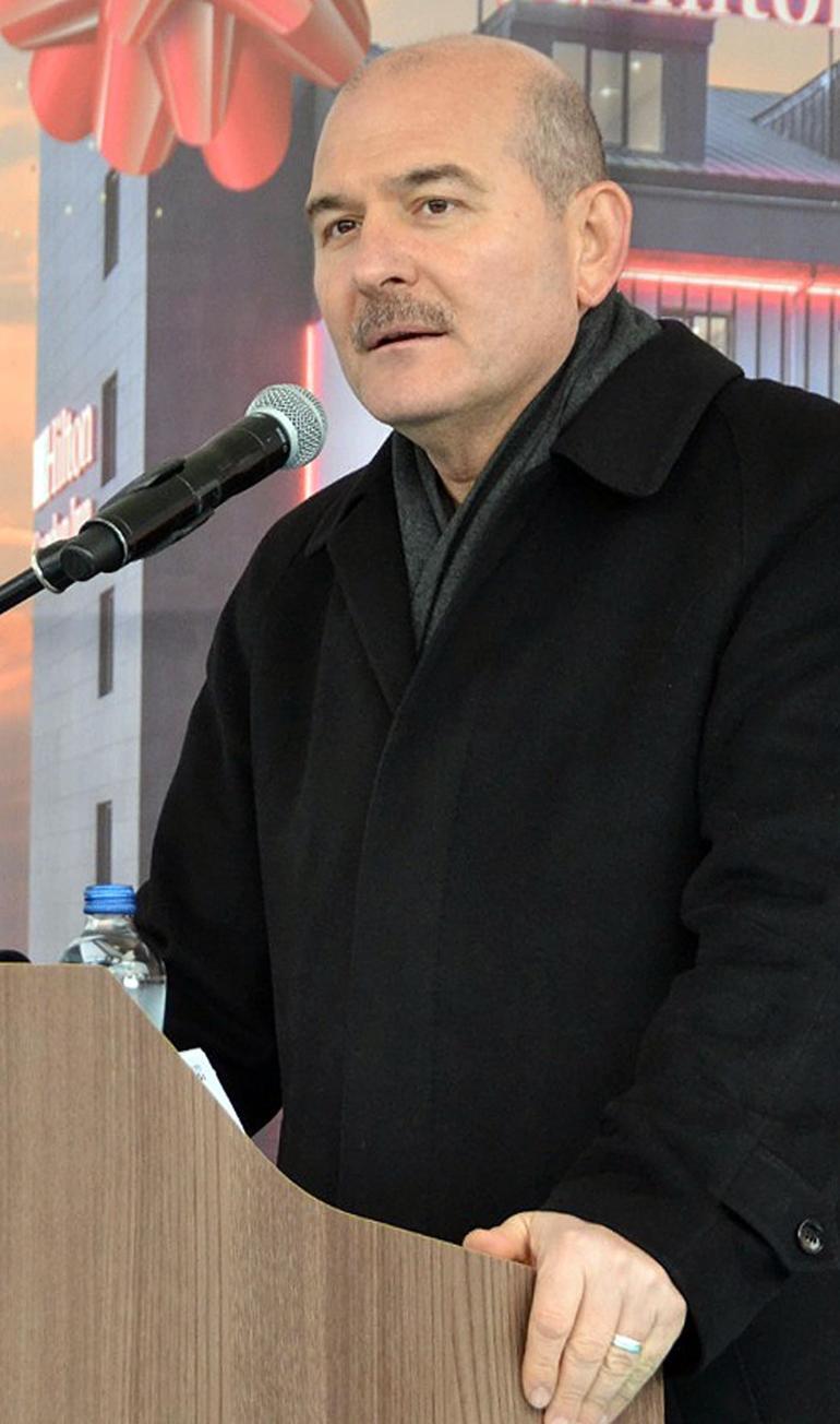 Bakan Soylu: Gazilerimiz ve şehit annelerinin ayakları altında halı olsak da onların borcunu ödeyemeyiz