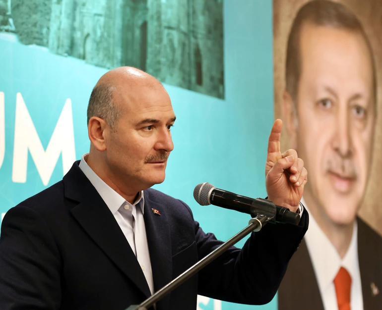 Bakan Soylu: Gazilerimiz ve şehit annelerinin ayakları altında halı olsak da onların borcunu ödeyemeyiz