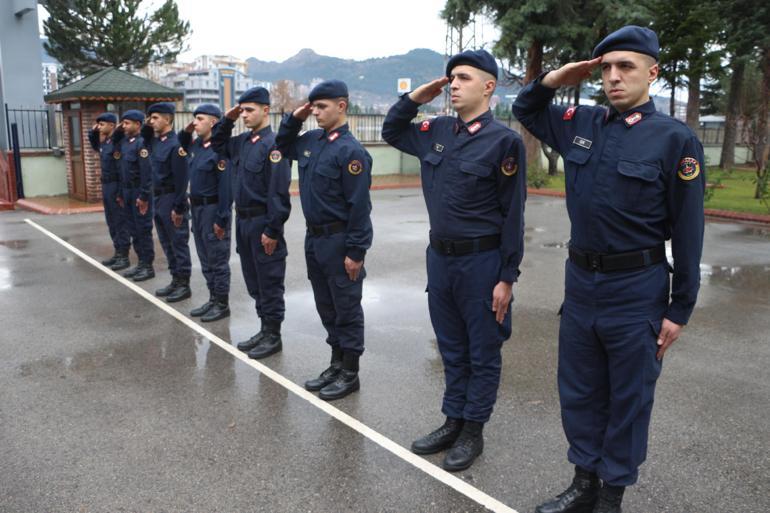 4 ikiz kardeş, aynı yerde asker