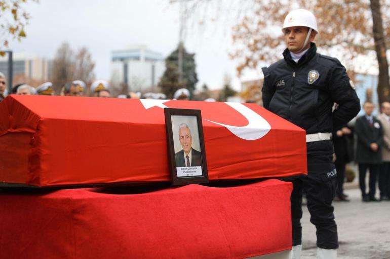 Eski İçişleri Bakanı Bayar, son yolculuğuna uğurlandı