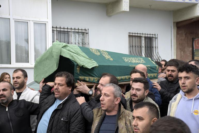 Beyoğlunda polisin silahından çıkan kurşunla ölen Zuhal Ebrar Yıldız toprağa verildi