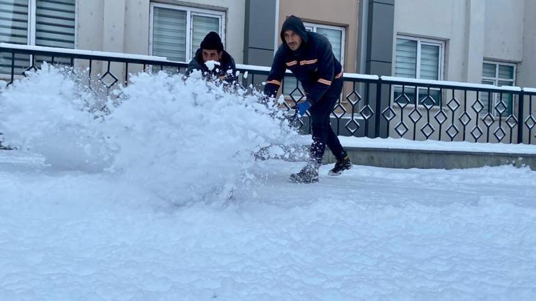 Ardahanda kar kalınlığı, 16 santime ulaştı