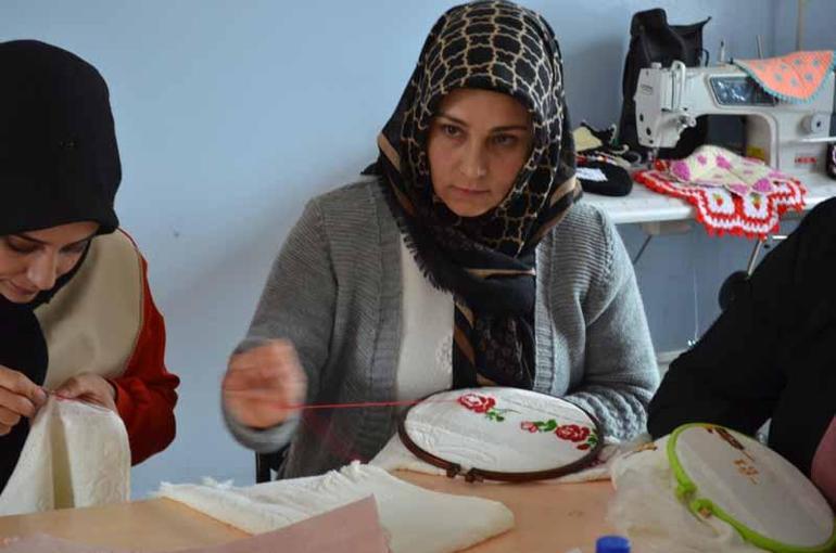 Atıl kalan ilkokul, kadınlara Köy Yaşam Merkezi oldu