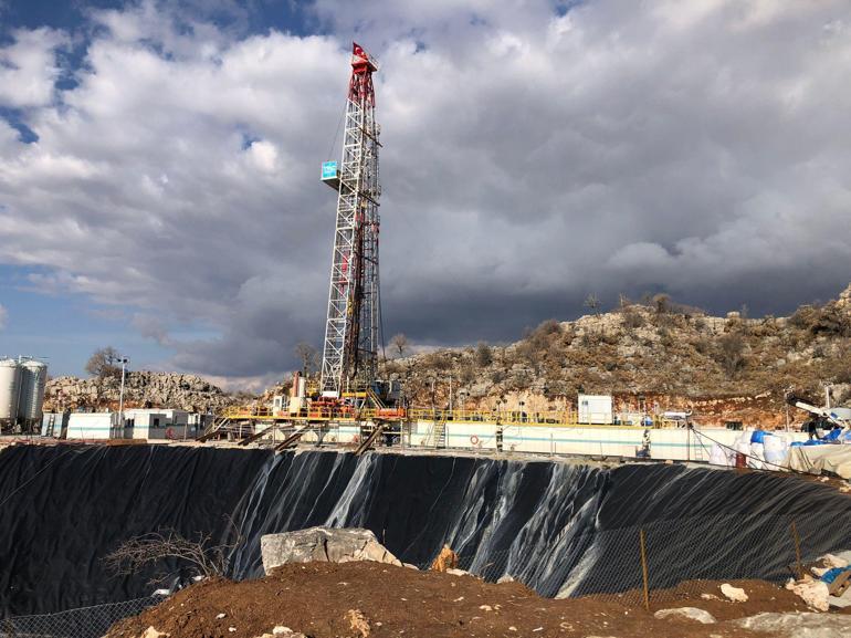 Gabar Dağında petrol bulunması bölge halkını sevindirdi