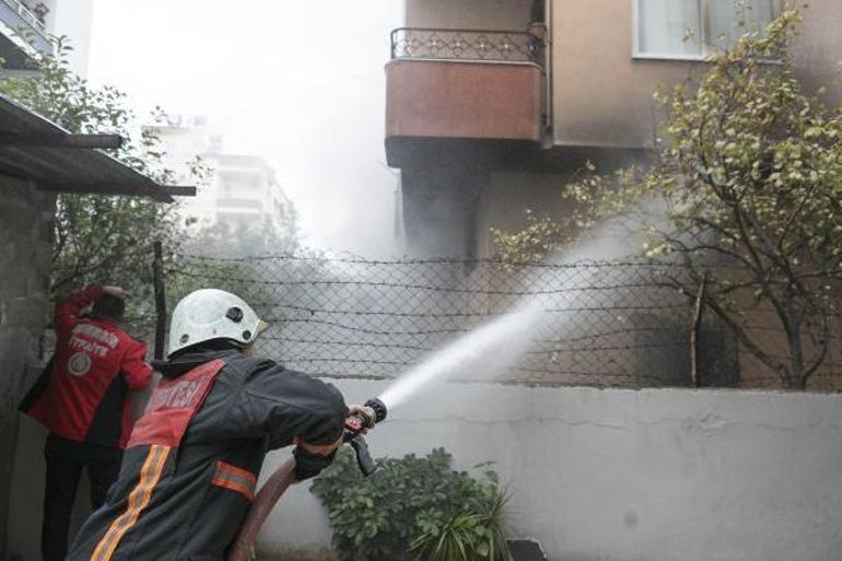 Mersinde otomotiv servisinde yangın