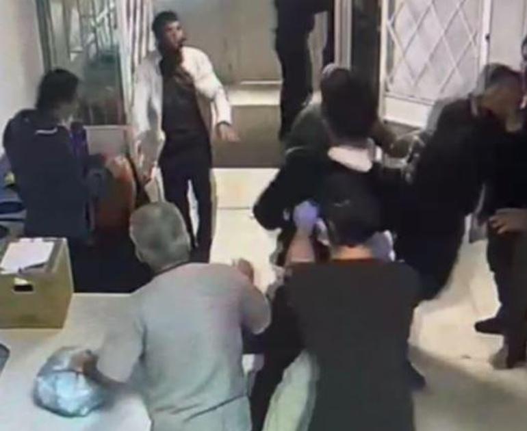 Sağlık çalışanlarına saldırı sırasında kalp krizi geçirdi; acil müdahale ile hayata döndürüldü