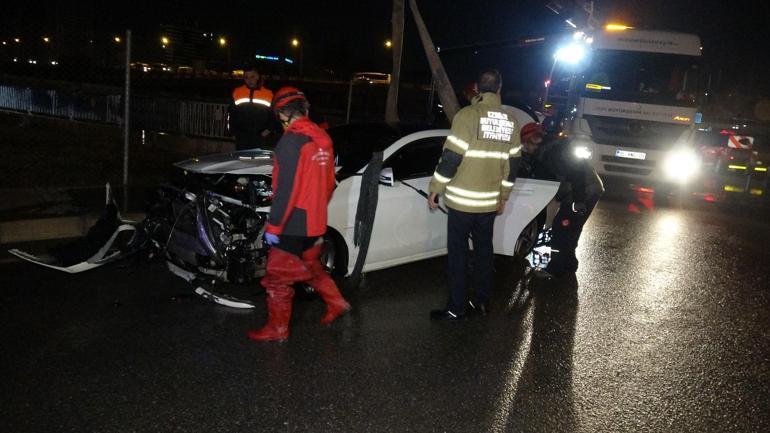 İzmirde otomobil, çaya uçtu; Kırgız kadın öldü, 1i Ukraynalı 3 yaralı